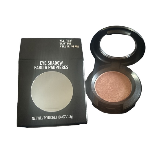 NIB MAC EYESHADOW IN THE SHADE - ALL THAT GLITTERS VELUXE PEARL - Picture 4 of 4